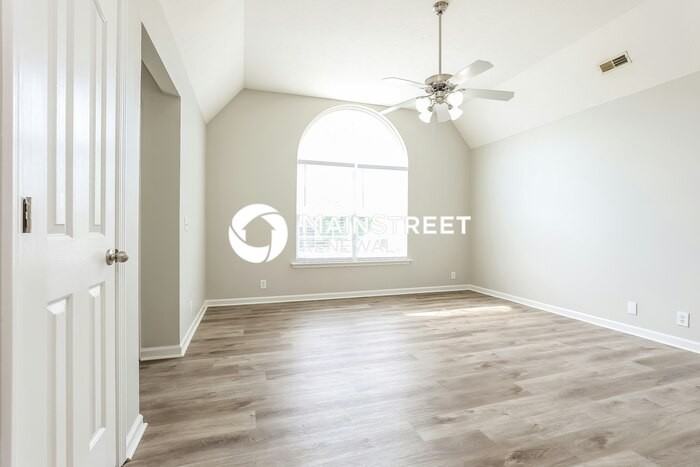 1018 Cheryl Ln - Photo 3 of 16