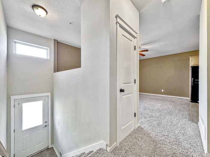 207 Ne 45th Ln - Photo 2 of 22