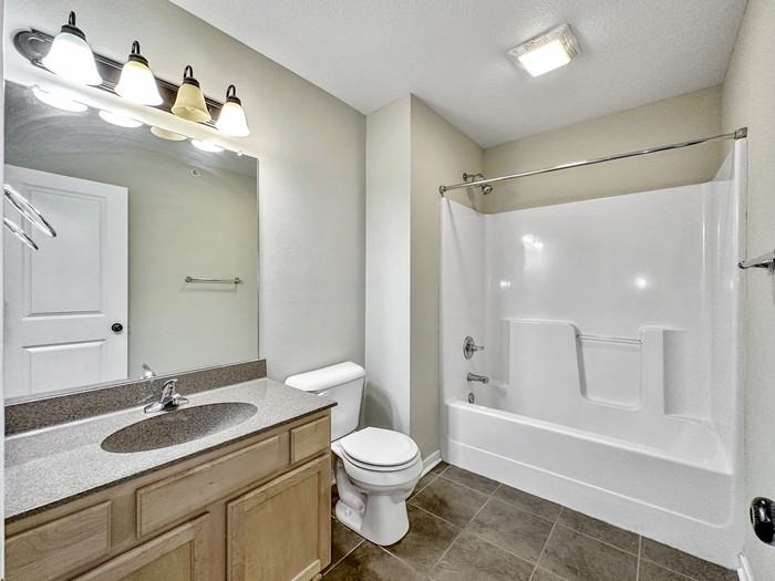 207 Ne 45th Ln - Photo 6 of 22