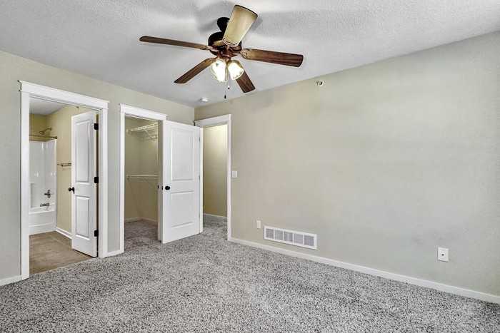 207 Ne 45th Ln - Photo 7 of 22