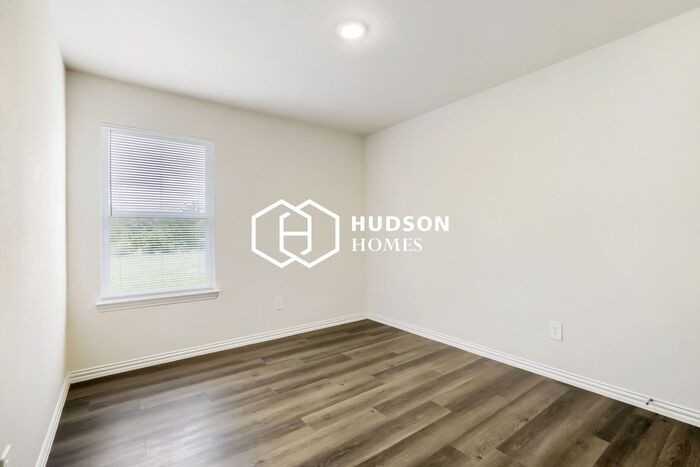 336 Bounding Main St - Photo 7 of 14