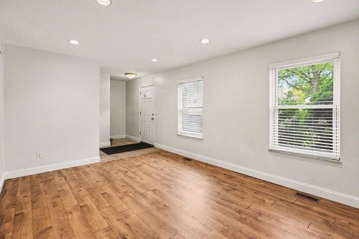 12800 Daily Dr - Photo 5 of 28