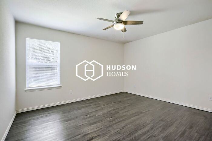 1805 Wellington St - Photo 7 of 14