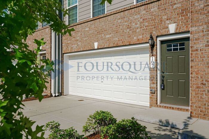 107 Cross Country Way - Photo 2 of 31