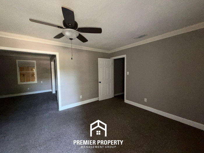2261 Alameda Cv - Photo 3 of 14