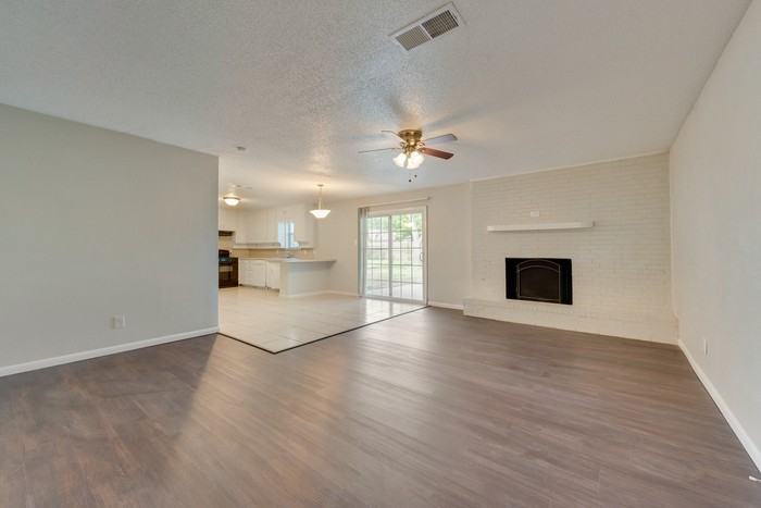 5304 Susan Lee Ln - Photo 2 of 16