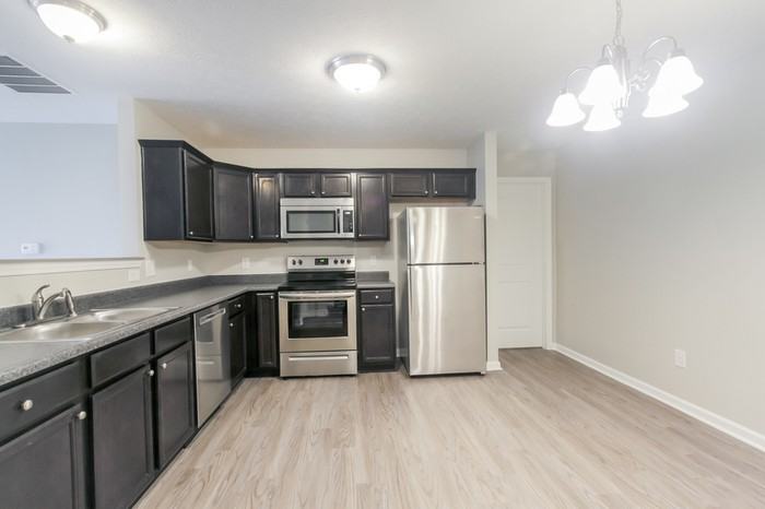 224 Rolling Ridge Dr - Photo 3 of 10