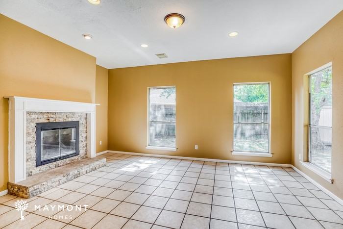 326 Dunford Ct - Photo 5 of 16