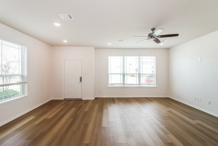 2850 Scanlan Mdw - Photo 6 of 26