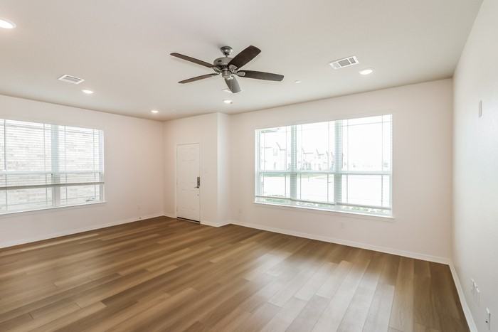 2850 Scanlan Mdw - Photo 7 of 26