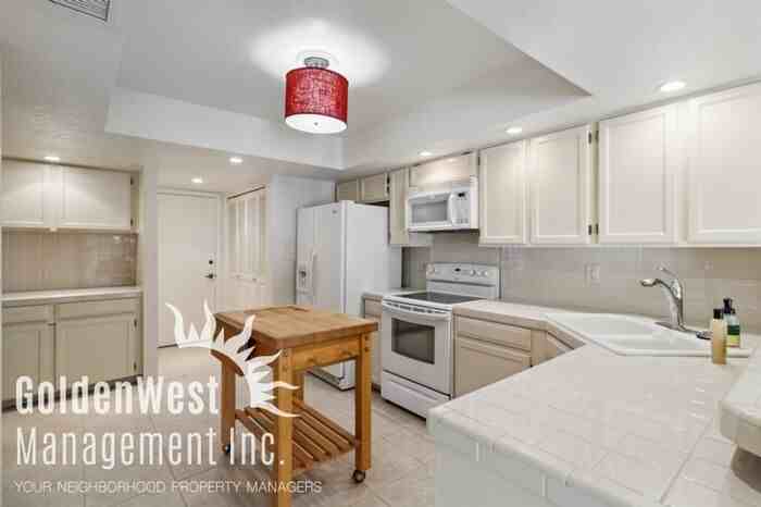 2441 E Rancho Dr - Photo 5 of 25