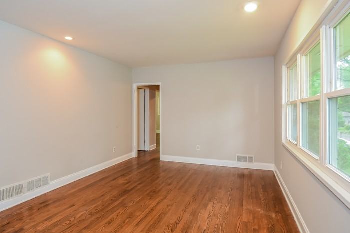 2712 Cherry Laurel Ln Sw - Photo 5 of 17