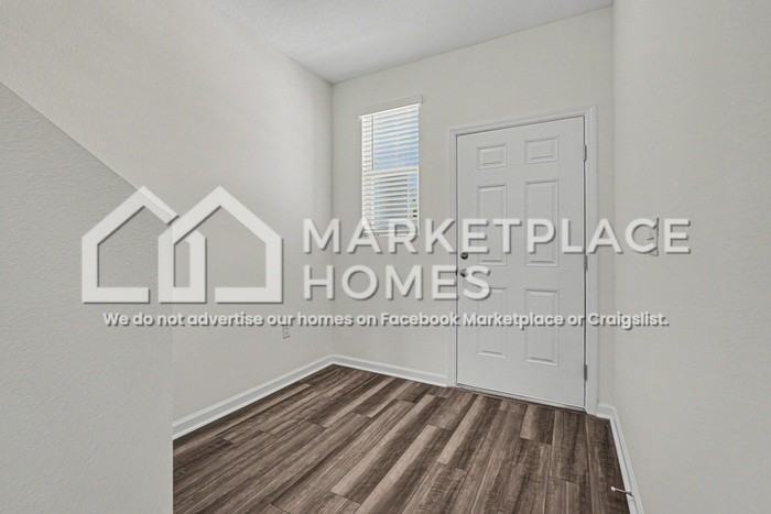 11777 Sylvia St - Photo 5 of 31