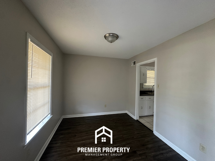 5715 Longacre Ave - Photo 3 of 23