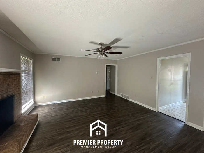 5715 Longacre Ave - Photo 6 of 23