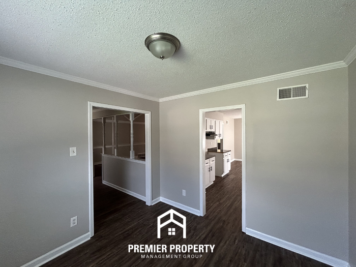 7429 Palgrave Ln - Photo 2 of 20