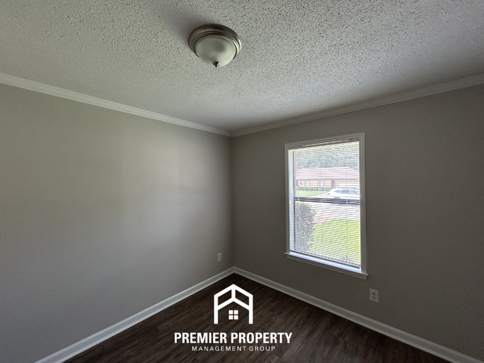 7429 Palgrave Ln - Photo 3 of 20