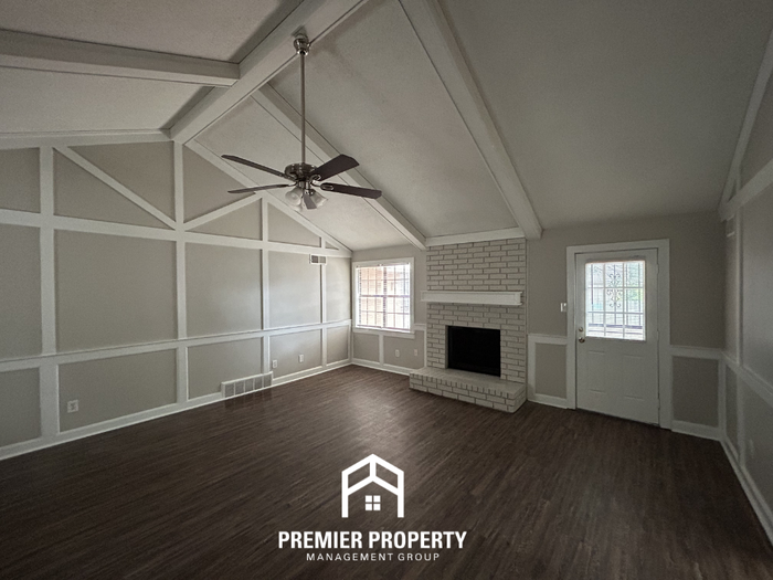 7429 Palgrave Ln - Photo 7 of 20