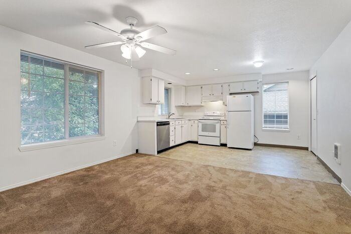 12047 Se Foster Rd - Photo 2 of 19