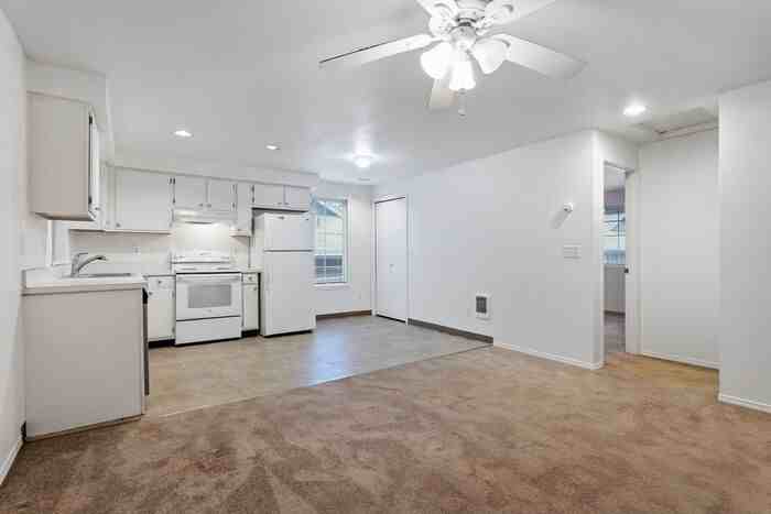 12047 Se Foster Rd - Photo 4 of 19