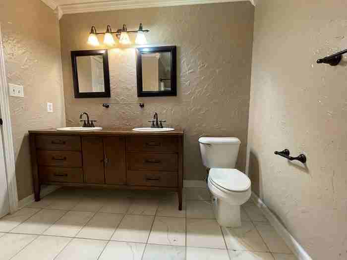 200 Glen Bonnie Ln - Photo 3 of 21