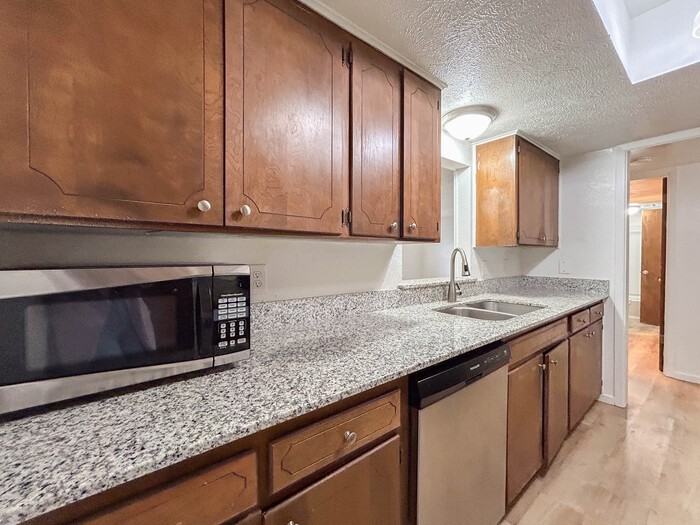 900 Willowwood St #27 - Photo 4 of 23