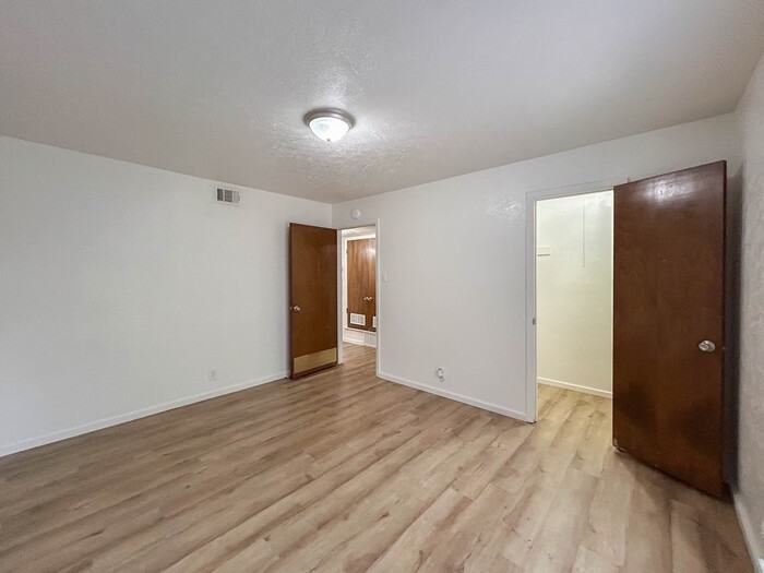 900 Willowwood St #27 - Photo 7 of 23