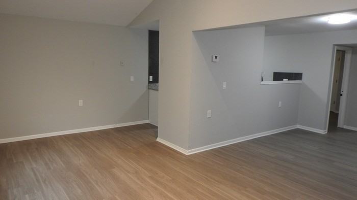 5928 Elmwood Ave - Photo 5 of 21