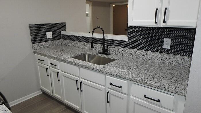 5928 Elmwood Ave - Photo 6 of 21
