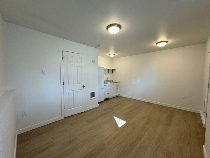 7005 N Atlantic St #8 - Photo 3 of 22