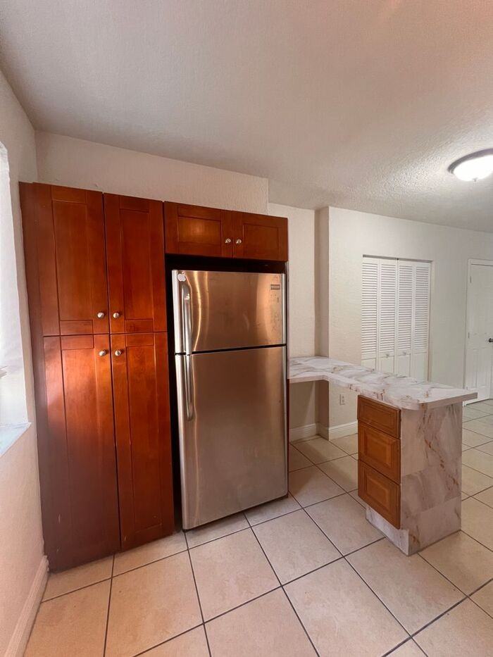 31 Menores Ave #02 - Photo 7 of 15