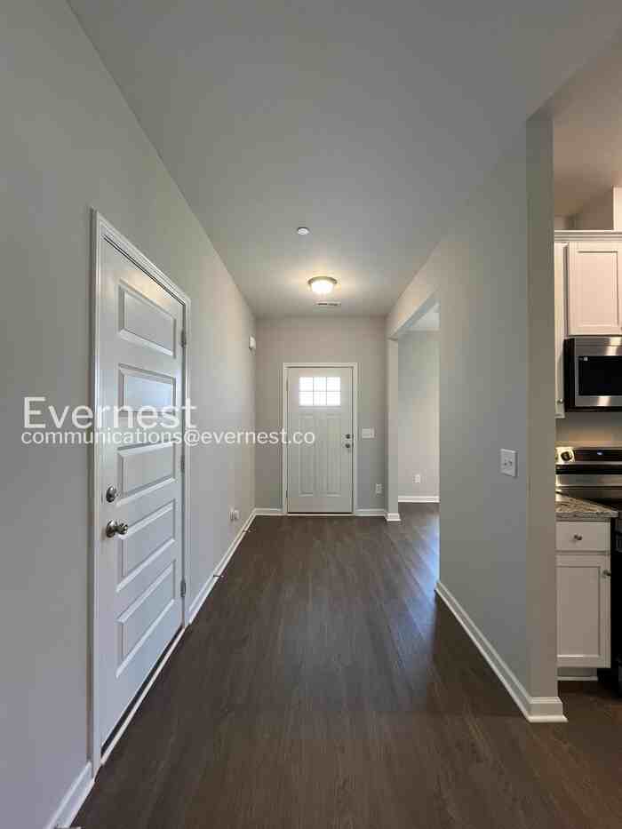 1046 Echo Ridge Rd - Photo 3 of 33
