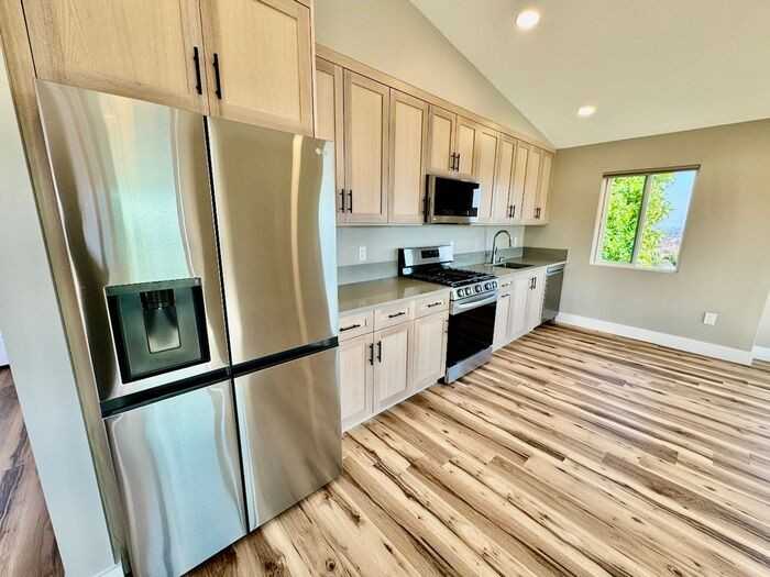 3720 Trenton Ave - Photo 6 of 16