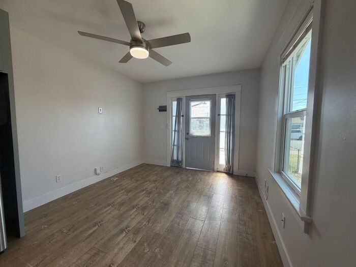 1177 Florence St - Photo 7 of 14