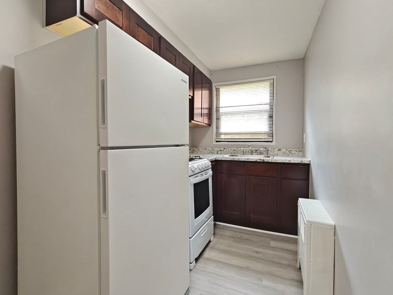 125 Forest Ave #9B - Photo 3 of 7