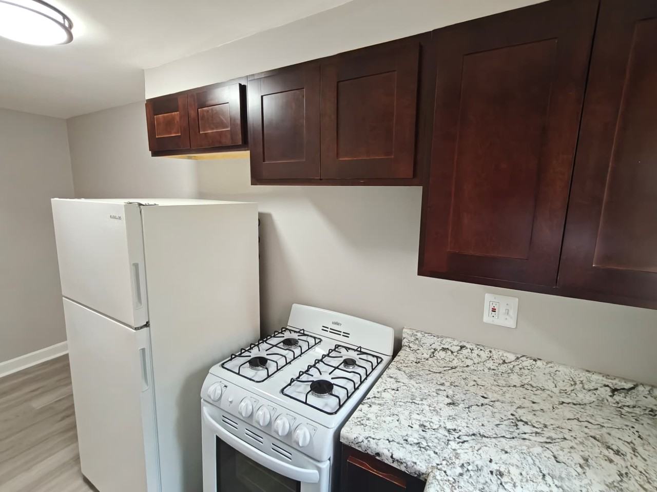 125 Forest Ave #9B - Photo 4 of 7