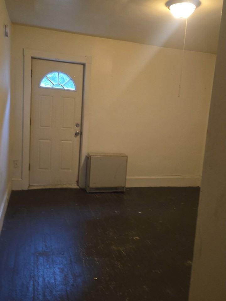 52 Falmouth St #2 - Photo 3 of 5
