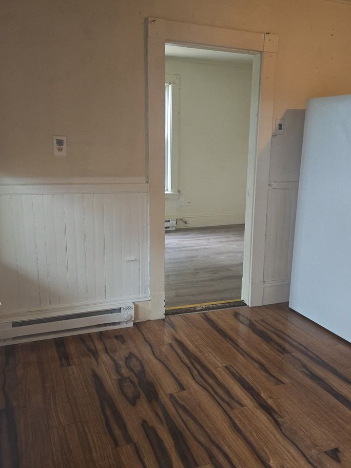 52 Falmouth St #2 - Photo 4 of 5