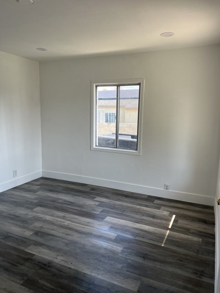 1755 E 112th St #NA - Photo 5 of 13