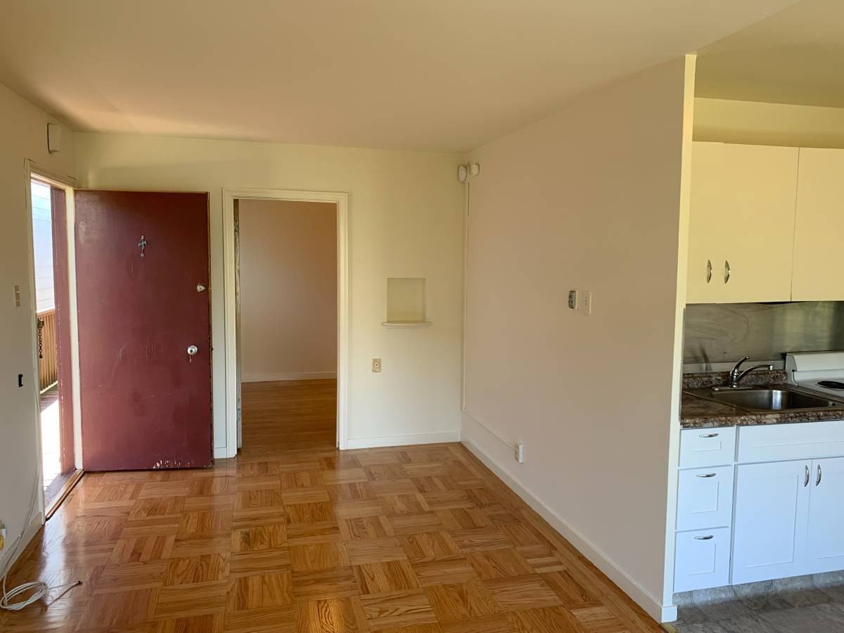 1538 12th Ave #4 - Photo 4 of 17