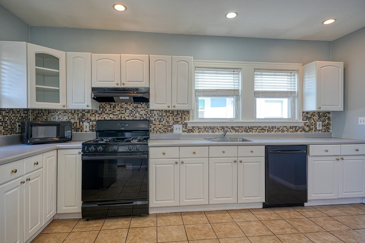 43 Parmenter Rd #43 - Photo 2 of 11