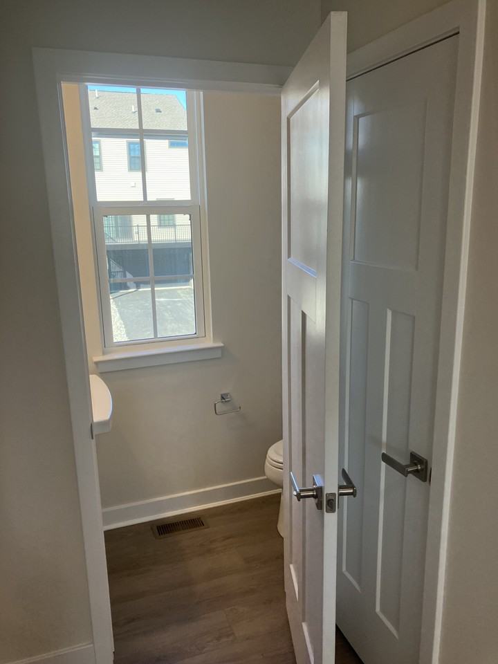 343 E Cochran St #NA - Photo 3 of 20