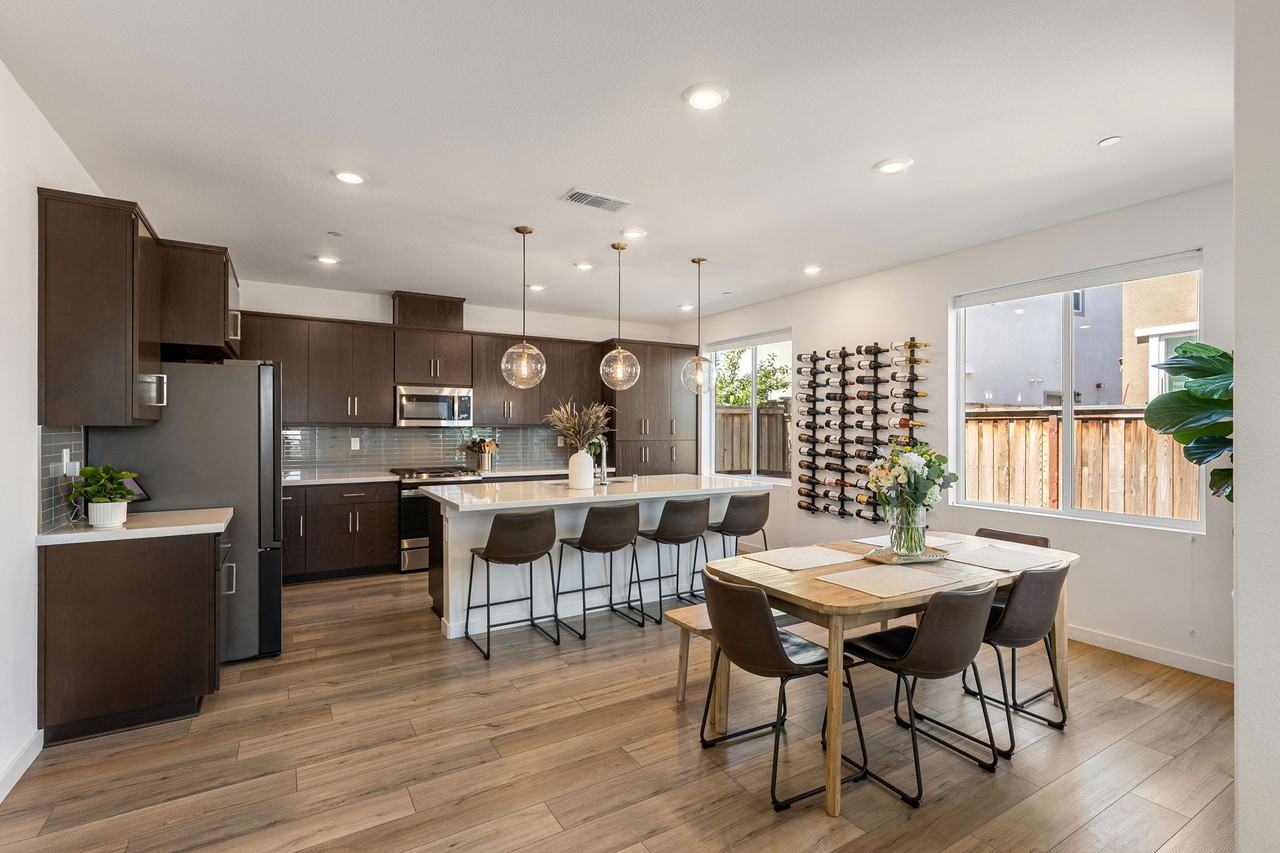 2471 Lake Club Dr #NA - Photo 6 of 20