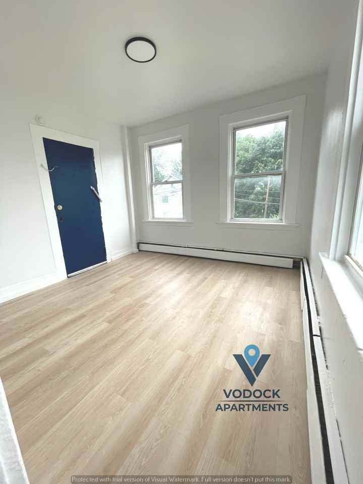14 Crown St #2E - Photo 6 of 14