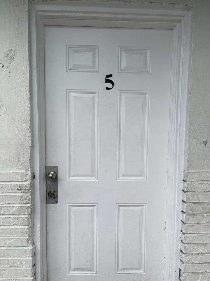 911 W Waters Ave #4 - Photo 2 of 7