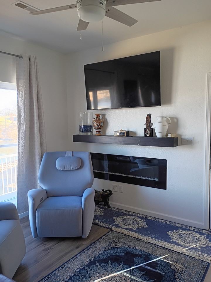 195 Gardenia Cir #2 - Photo 2 of 8