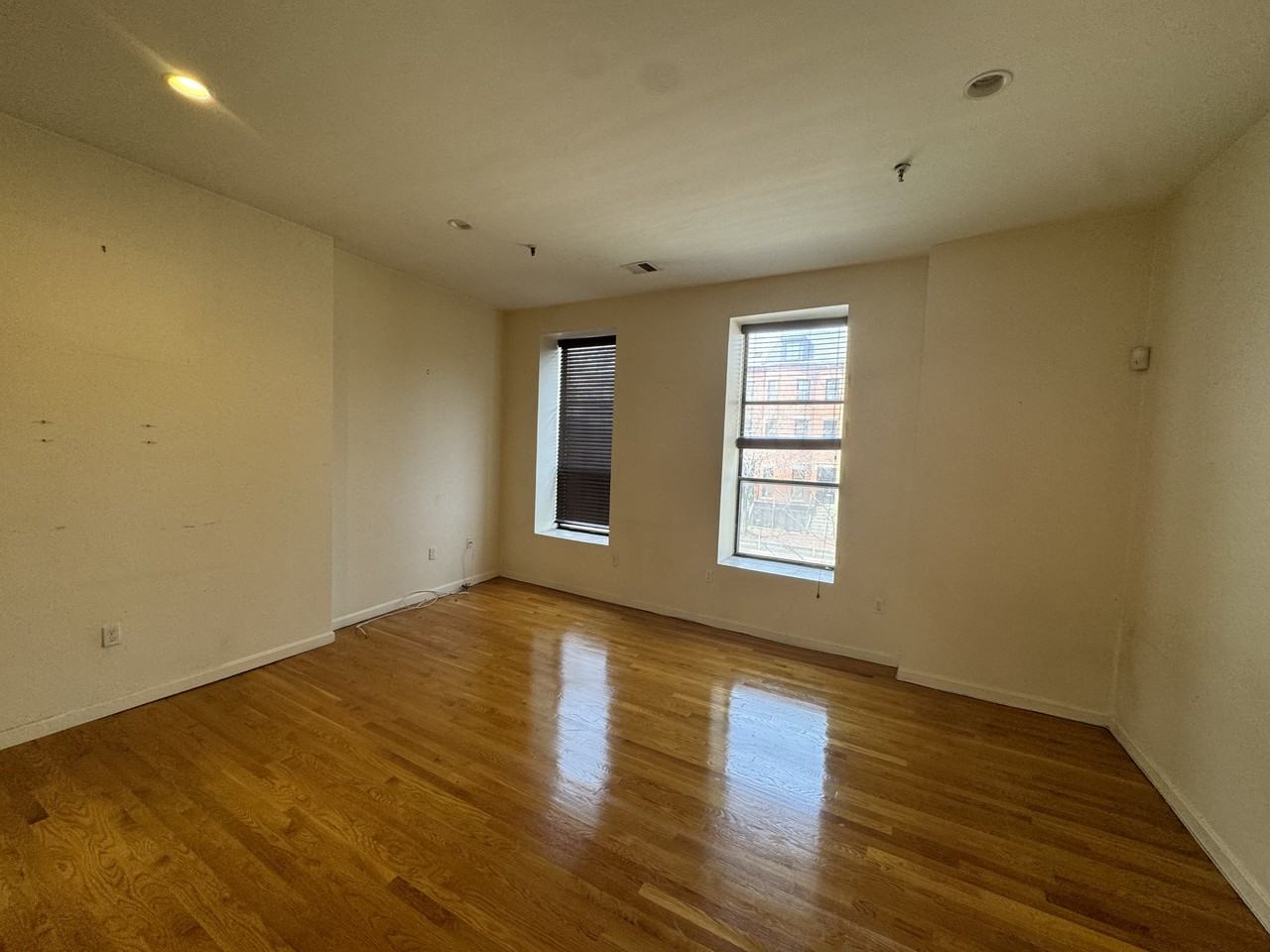 176 W Springfield St #2 - Photo 2 of 6