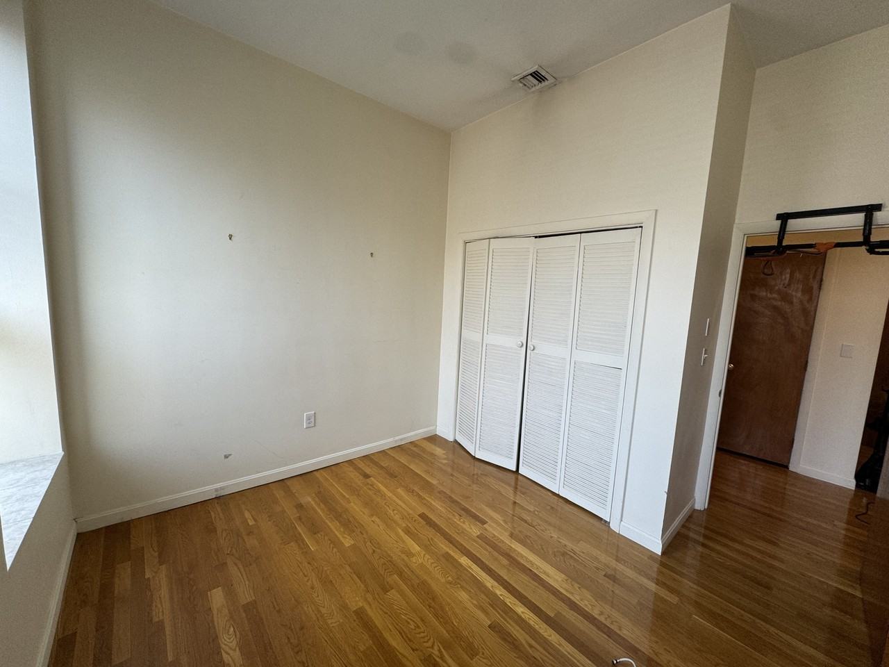 176 W Springfield St #2 - Photo 4 of 6
