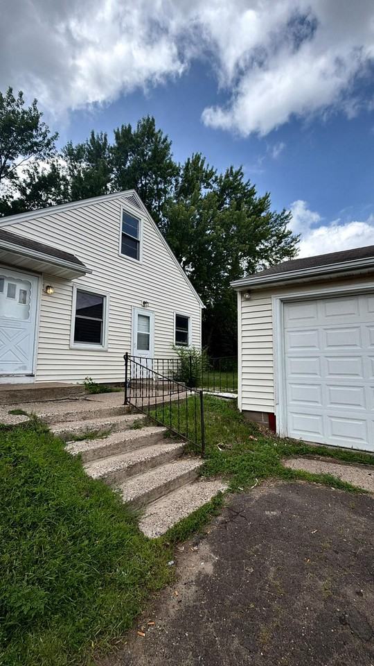 5607 Regent Ave N #NA - Photo 5 of 23
