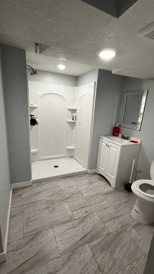 5607 Regent Ave N #NA - Photo 6 of 23